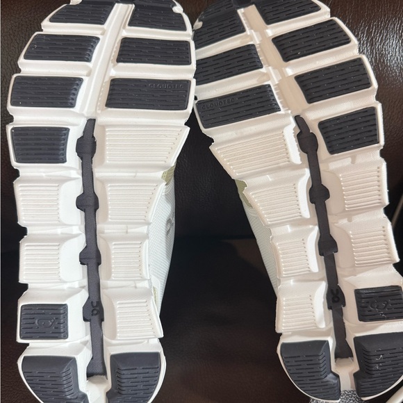 On Cloud Running Women's White and Green Athletic Shoes with Orange Highlights - Picture 4 of 4